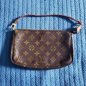 Vintage Louis Vuitton Wristlet/clutch
